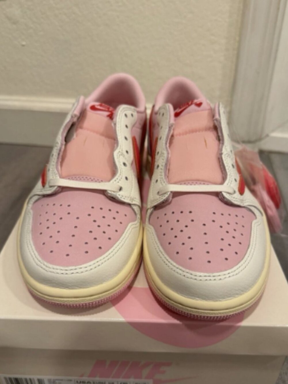 Travis Scott x Air Jordan 1 Retro Low OG 'Sail Tropical Pink' - Picture 5 of 5